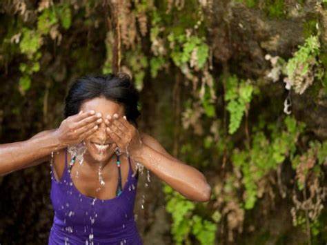 How to wash your face while camping?