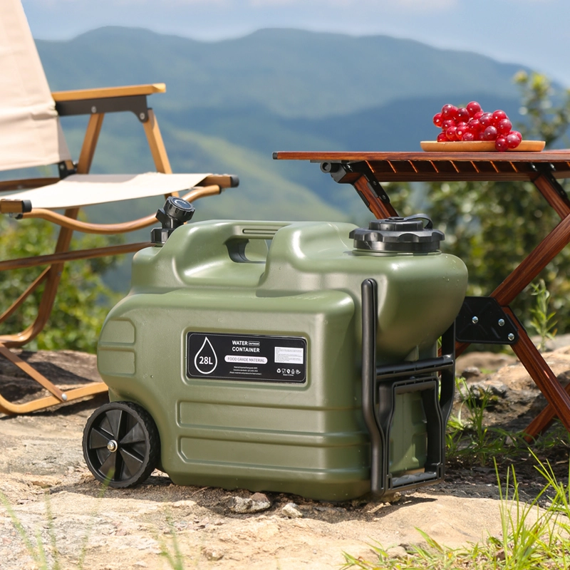 28L PE Material Outdoor Water tank with Wheels and Faucet Suitable